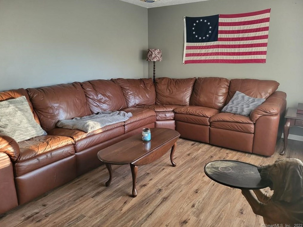 688 Chestnut Hill Rd, Killingly, CT 06241