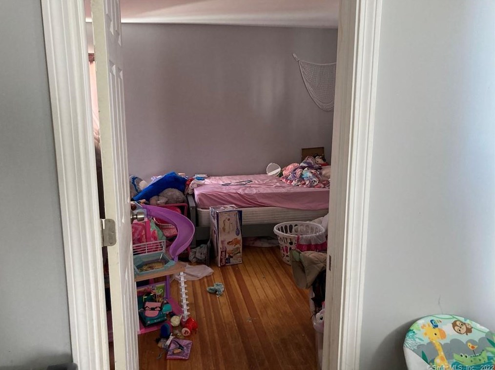 141 Bunker Ave, Meriden CT 06450-3333 exterior