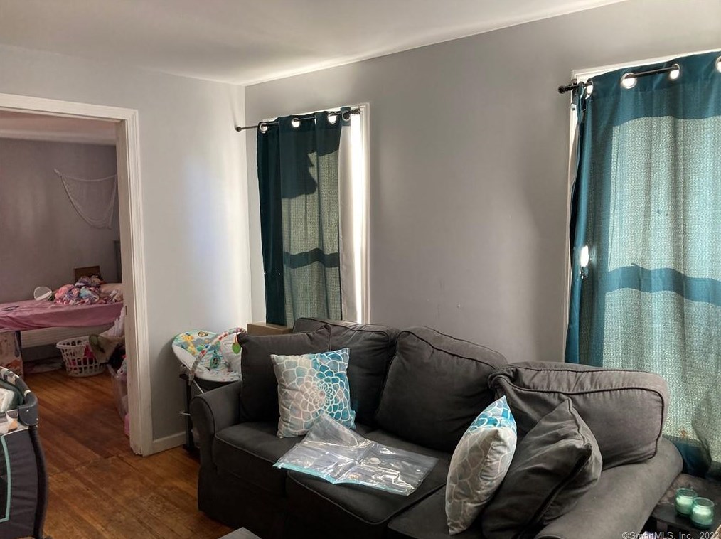 141 Bunker Ave, Meriden CT 06450-3333 exterior