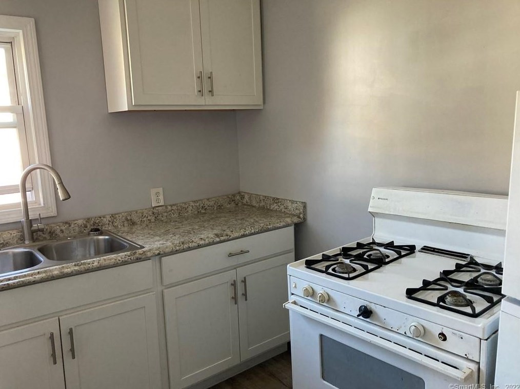 141 Bunker Ave, Meriden CT 06450-3333 exterior