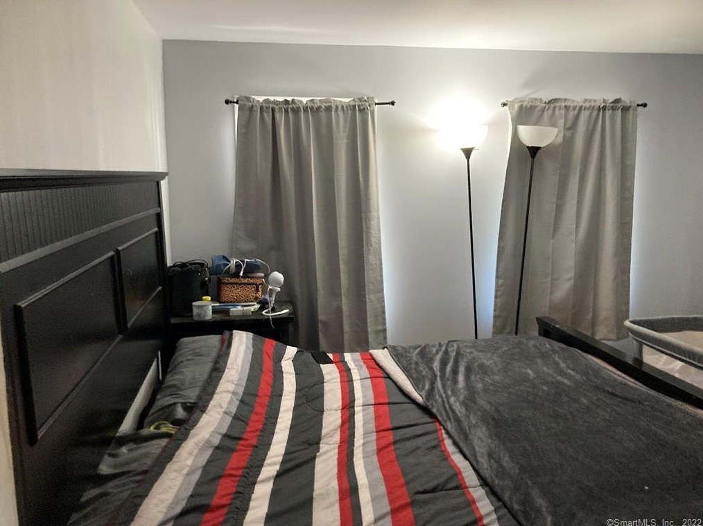 141 Bunker Ave, Meriden CT 06450-3333 exterior