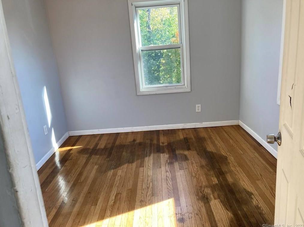 141 Bunker Ave, Meriden CT 06450-3333 exterior