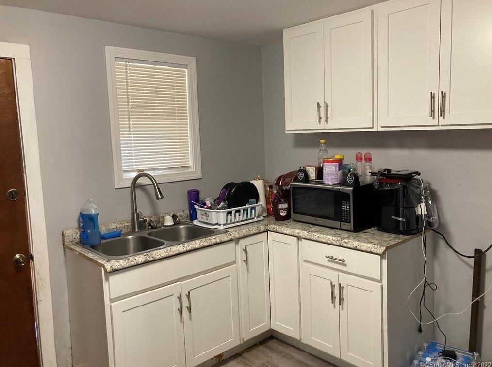 141 Bunker Ave, Meriden CT 06450-3333 exterior