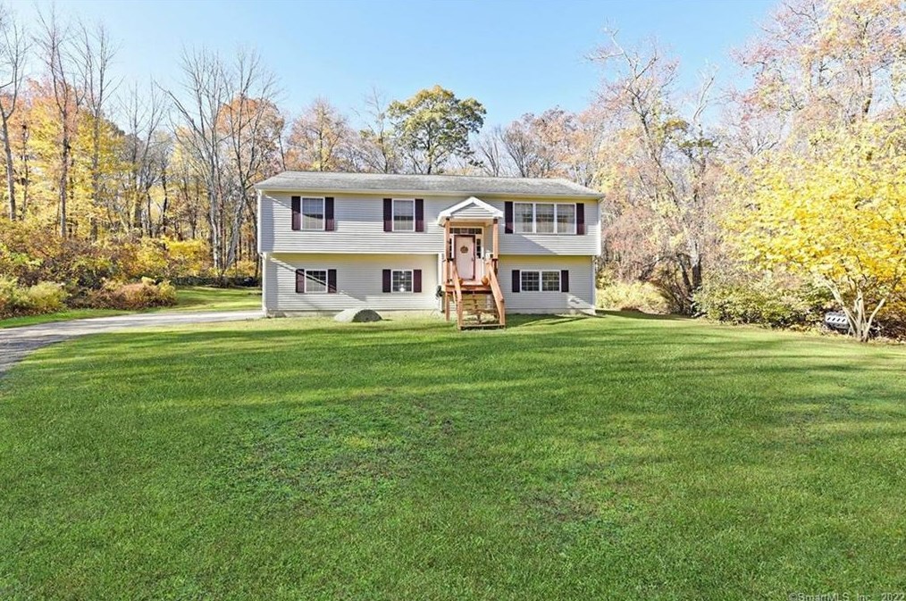 80 Hillcrest Dr, Amston, CT 06231