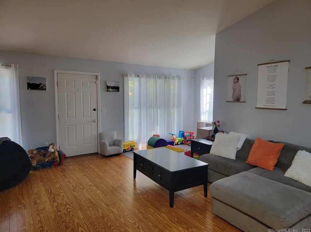 10 Mount Vernon Ave, Watertown CT  06779-2127 exterior