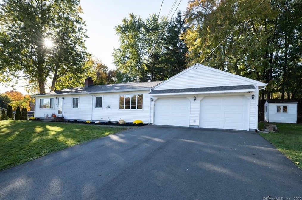 28 Pequot Rd, Wallingford, CT 06492
