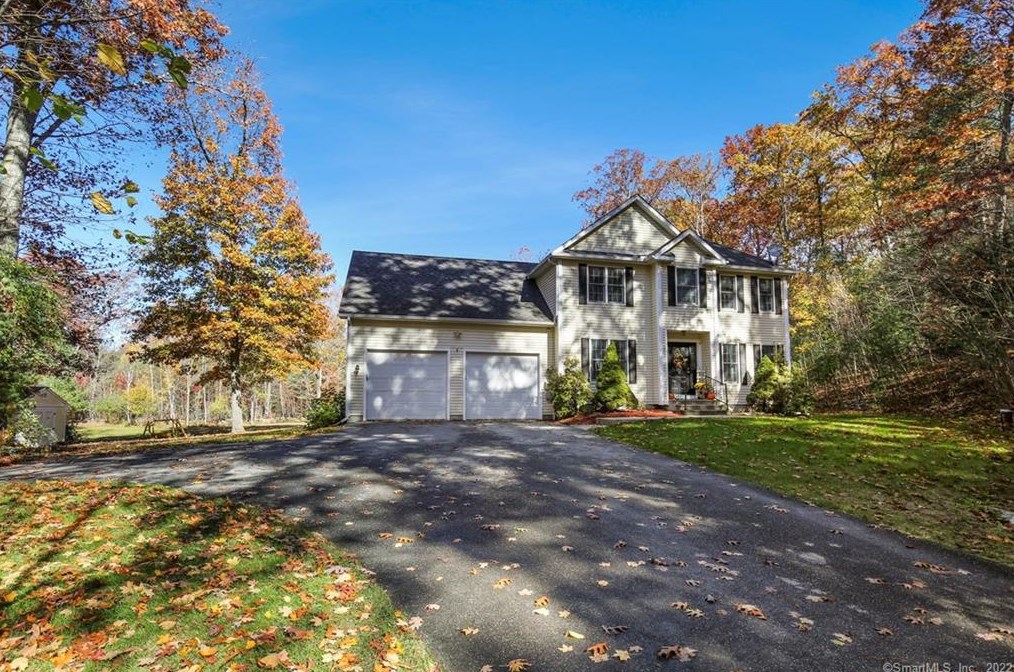 24 Sunset Dr, Killingly, CT 06239