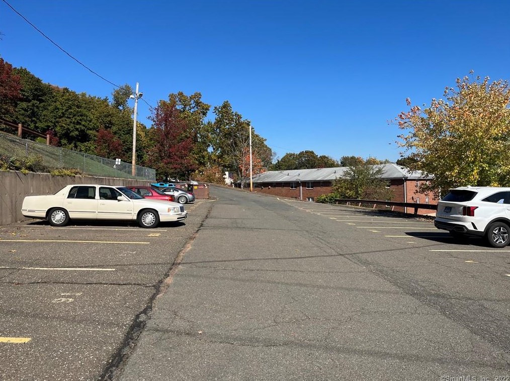 95 Sigwin Dr, Wallingford CT  06492-4846 exterior