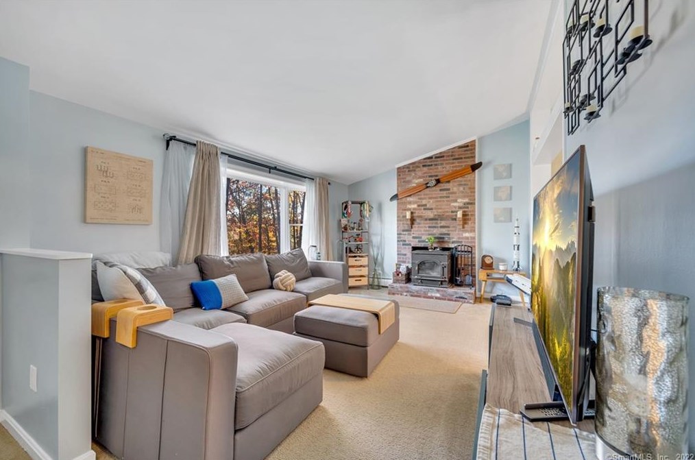 529 Lovely St, Avon, CT 06001