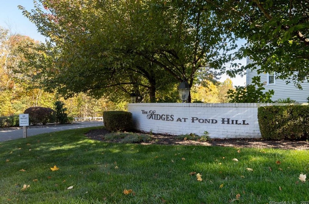 4 Munson Dr #4, Wallingford, CT 06492
