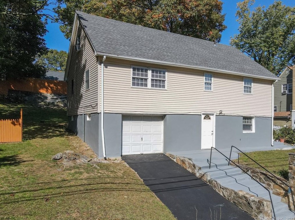 68 Valley Ave, Bridgeport, CT 06606