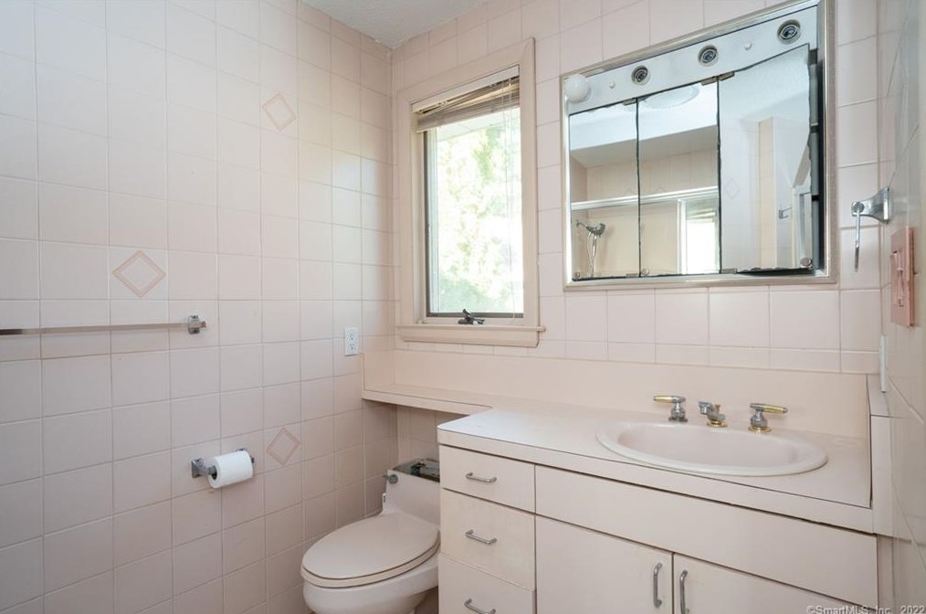 29 Cascade Rd, Hartford CT 06117-2005 exterior