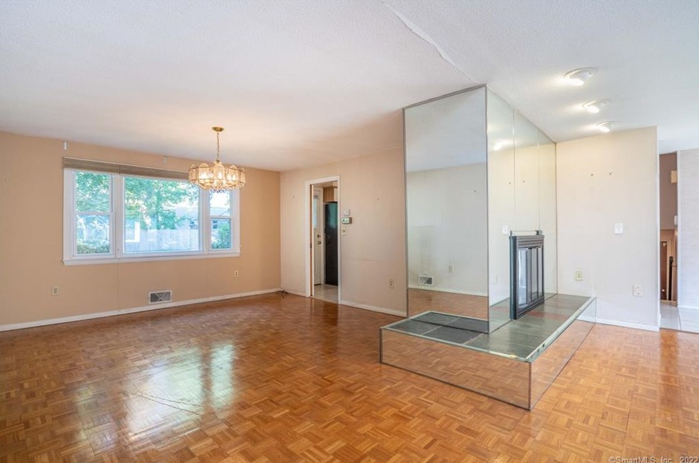 29 Cascade Rd, Hartford CT 06117-2005 exterior