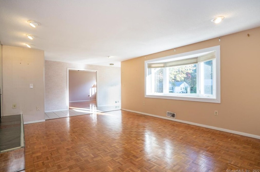 29 Cascade Rd, Hartford CT 06117-2005 exterior