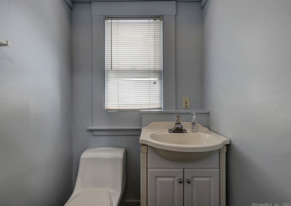 49 Osborn Ave, New Haven CT 06511-2918 exterior