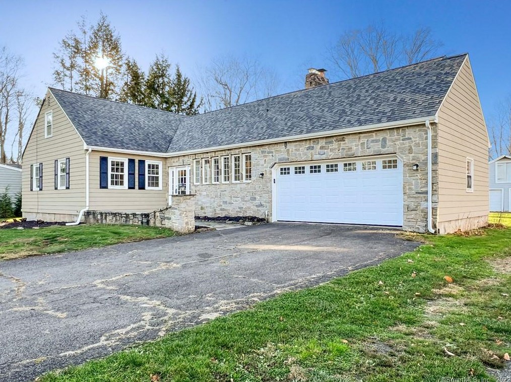 43 Oak Ridge Dr, Kensington, CT 06037