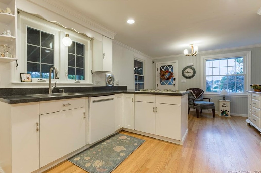 50 Hyde Ave, Vernon, CT 06066-4503