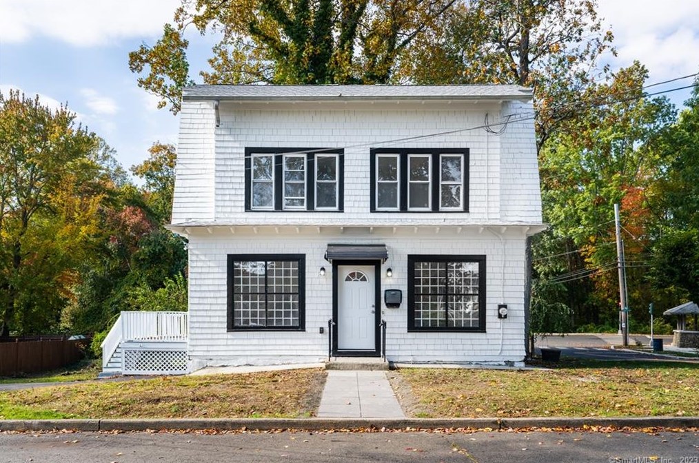 13 Yale Ave, Milford, CT 06460