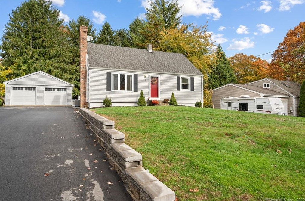 49 Pennsylvania Ave, Chesterfield, CT 06370 exterior