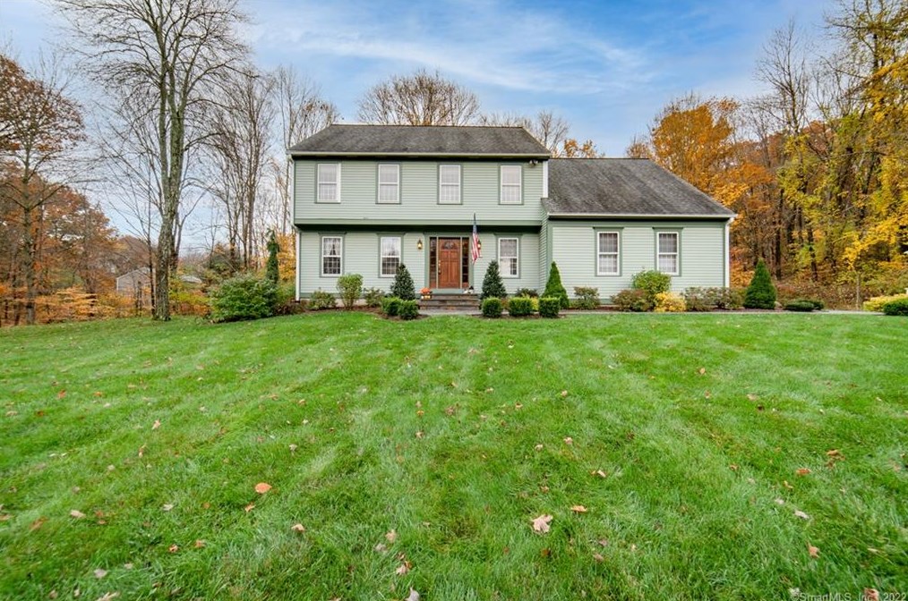 232 Stonegate Dr, Southbury, CT 06488