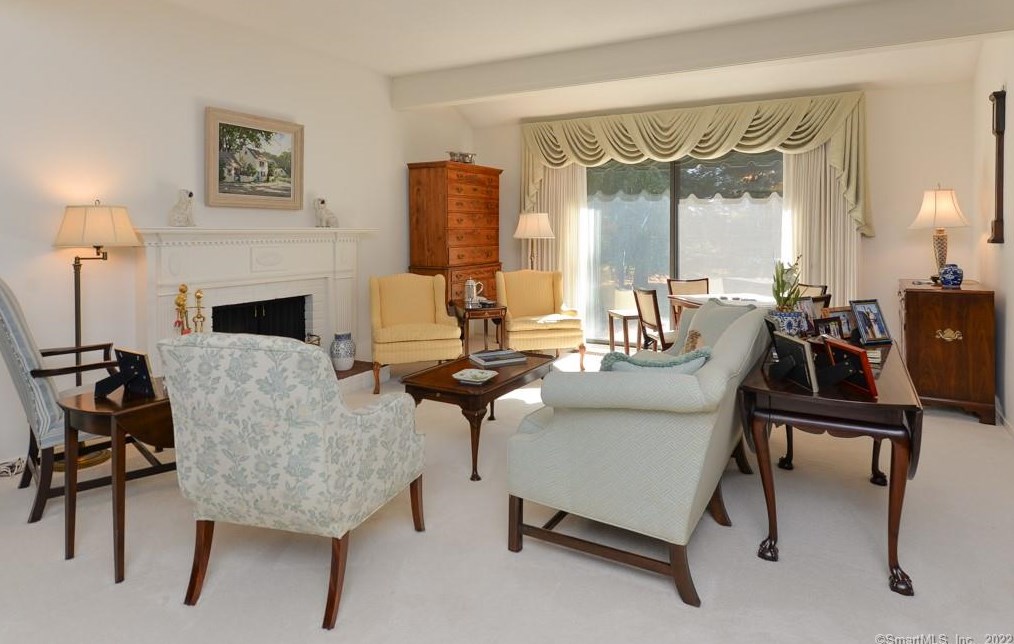910 Heritage Vlg, Southbury, CT 06488-1336