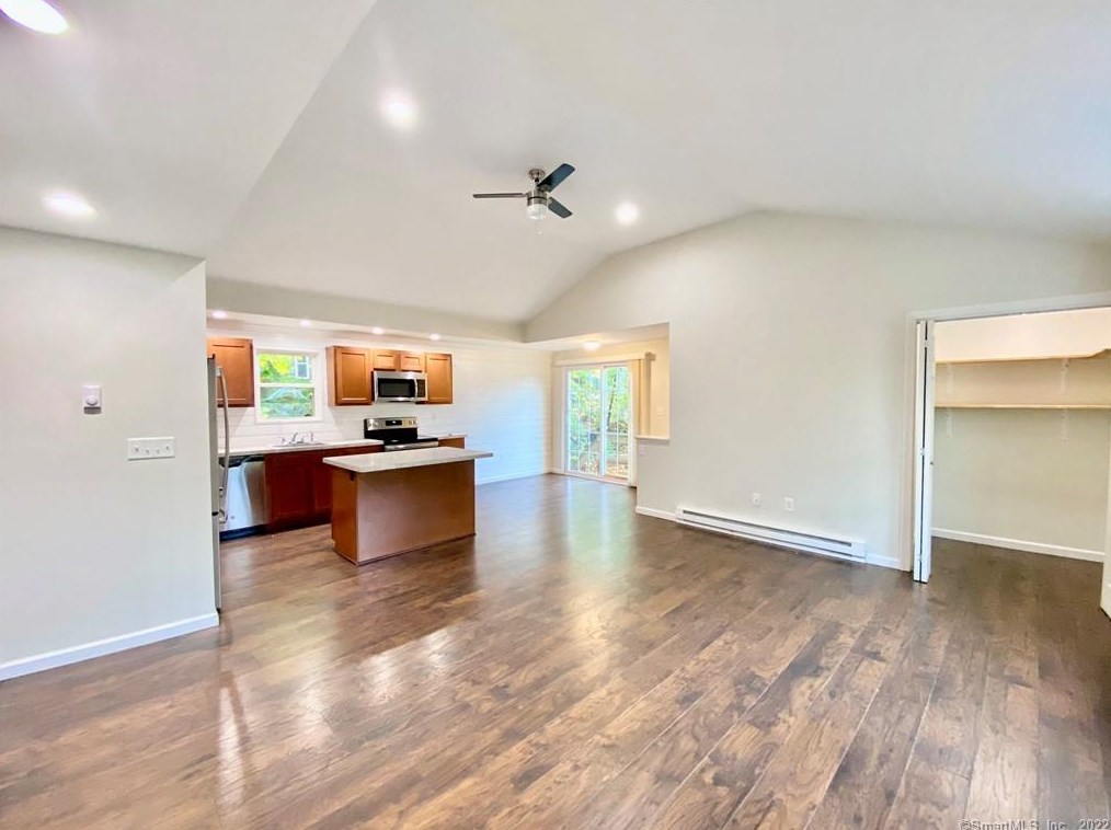 36 French St, Torrington, CT 06790