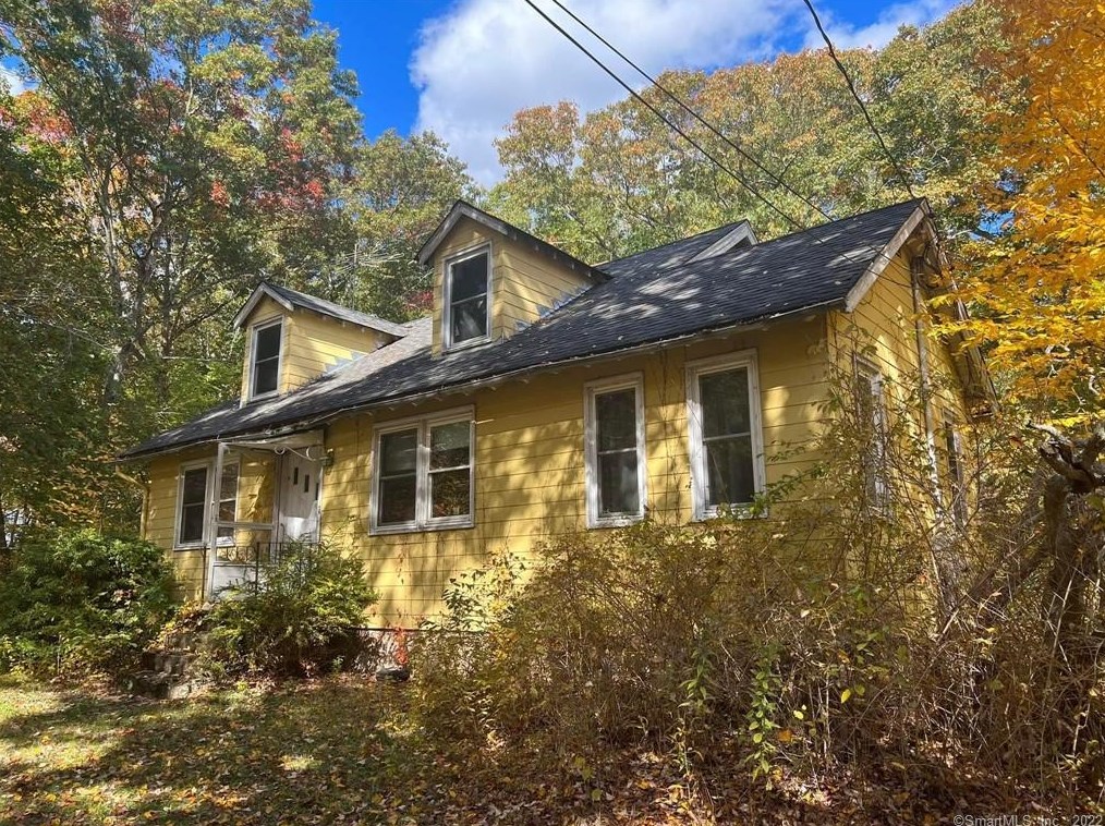 107 Old Toll Rd, Madison, CT 06443-1768