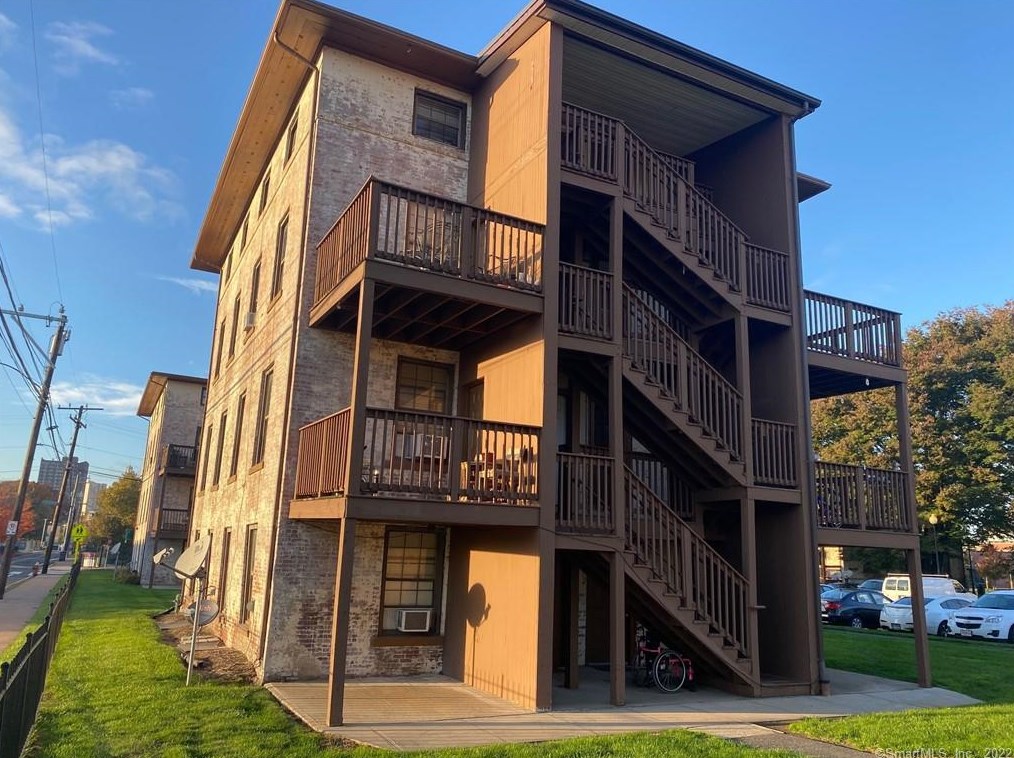72 Van Block Ave #7e, Hartford, CT 06106