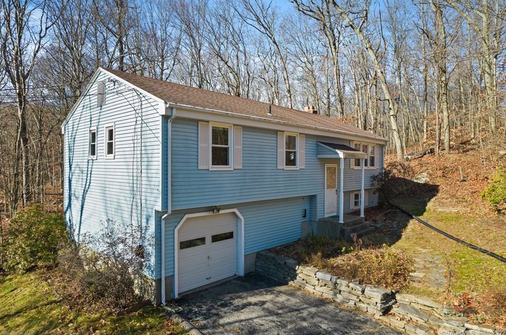 51 Harbor Rd, Colchester, CT 06415