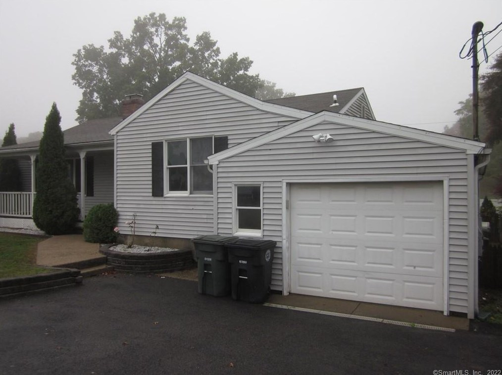 30 Wentworth St, Milford, CT 06461