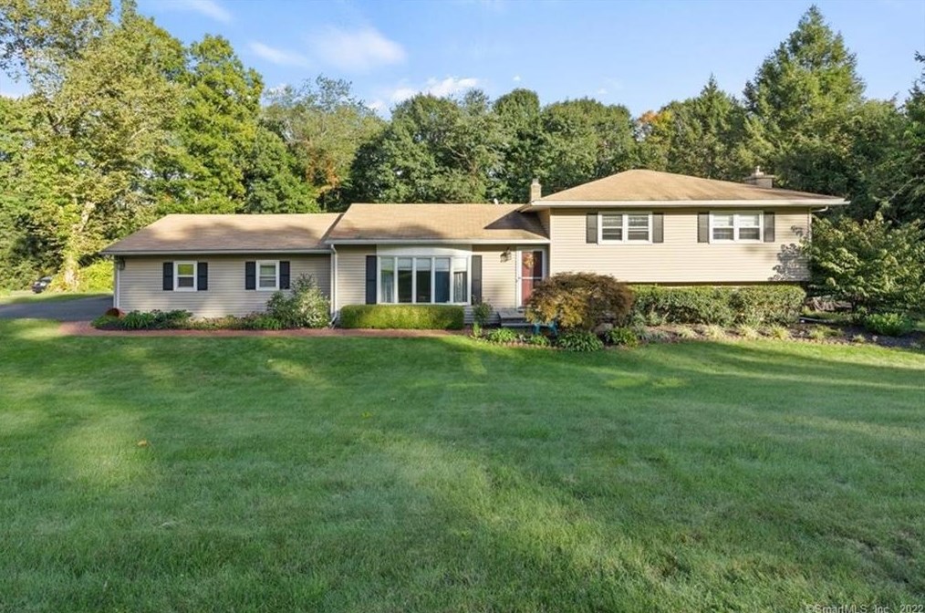 32 Morgan Dr, Wallingford, CT 06492
