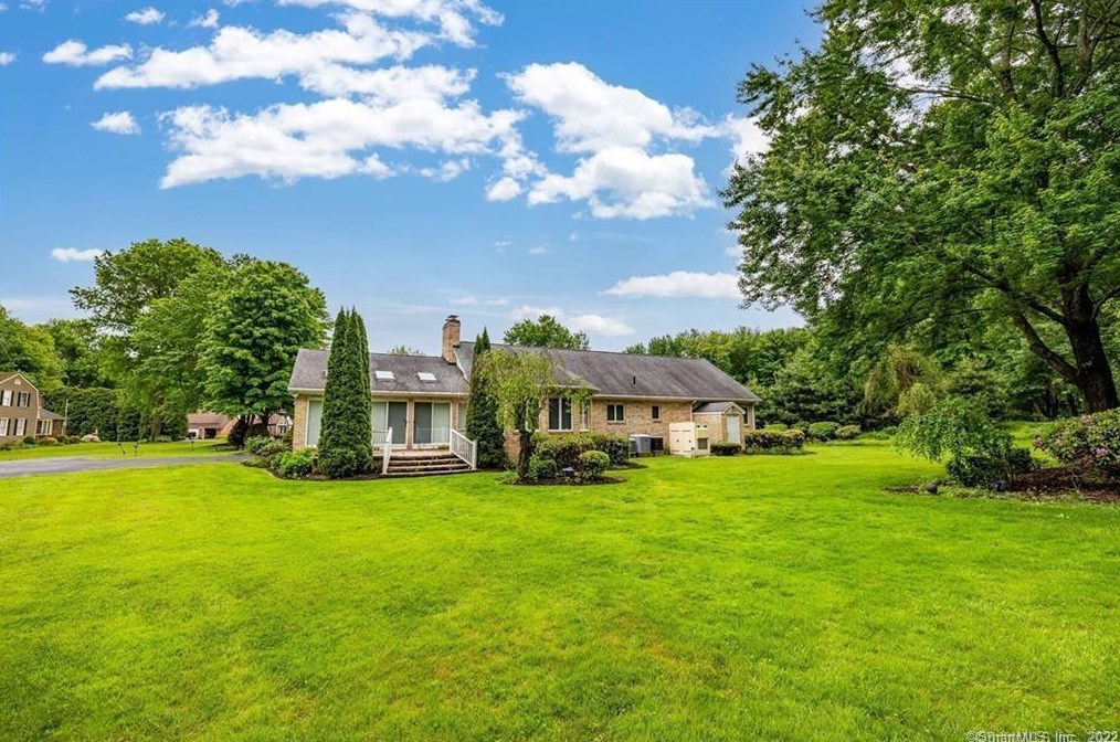 115 Somerwynd Ln, Suffield, CT 06078