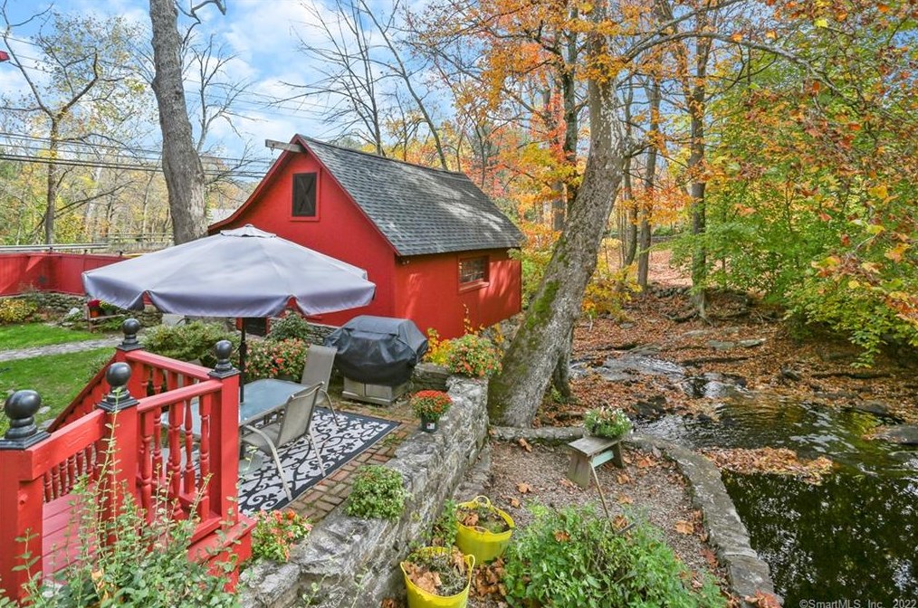 199 Huntington St, Huntington, CT 06484