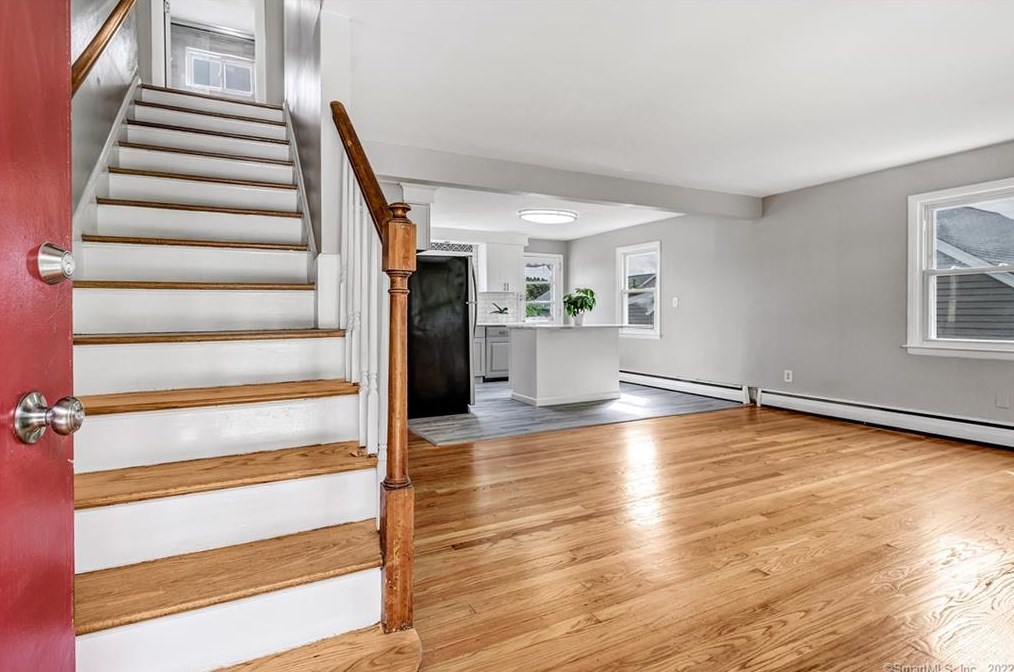 176 Dayton Rd, Bridgeport, CT 06606