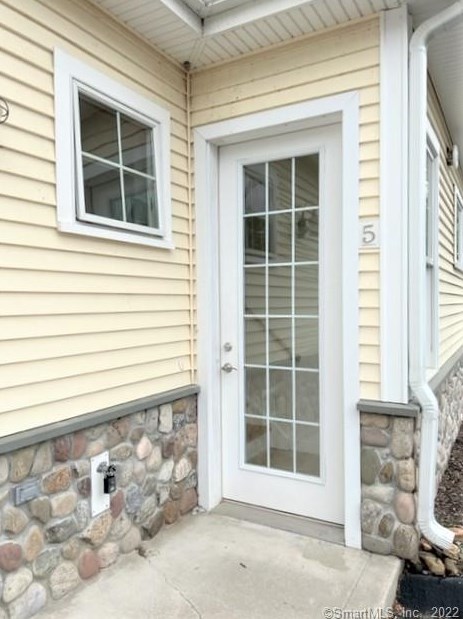 157 W Main St #11, Niantic, CT 06357