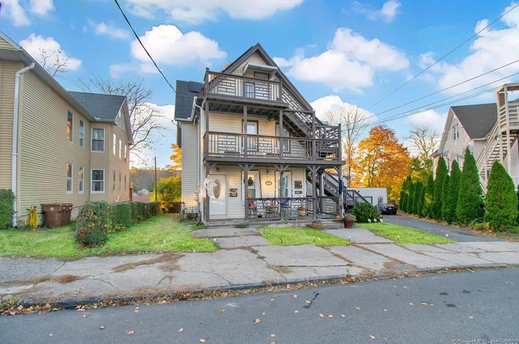 105 Hill St #3, Huntington, CT 06484