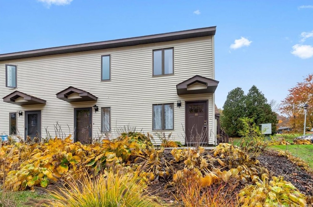10 Brook Front Ln #10, Pomfret Center, CT 06259