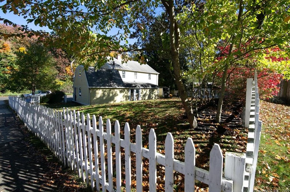 25 Sea Flower Rd, Milford, CT 06460