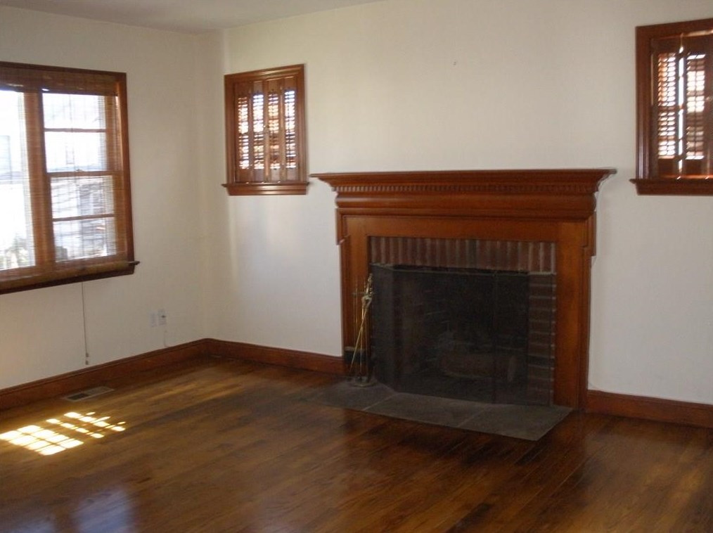 19 Dean St #1, Stamford, CT 06902