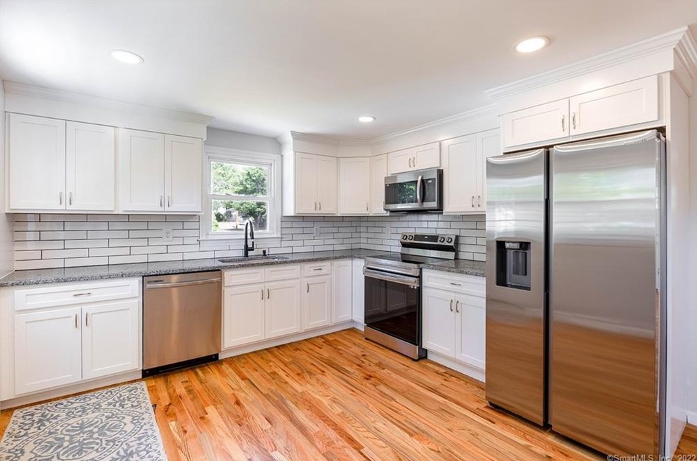 26 Carroll Rd, New-Haven, CT 06517 exterior