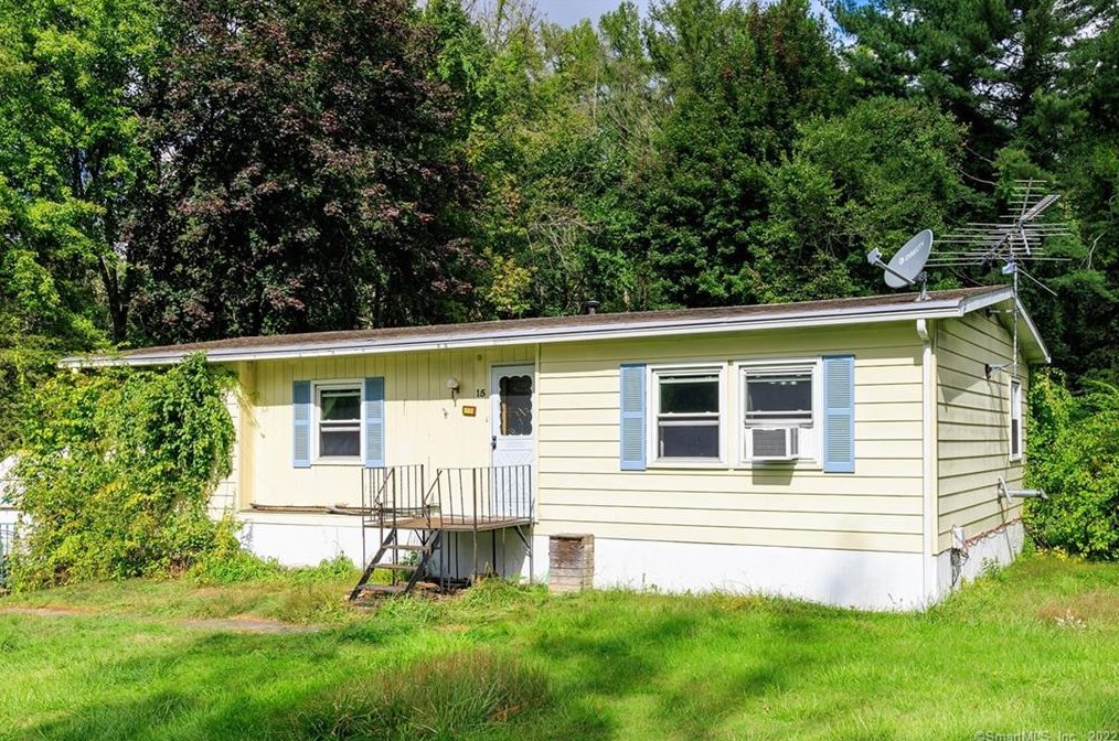 15 Edward Ave, Norwich, CT 06351