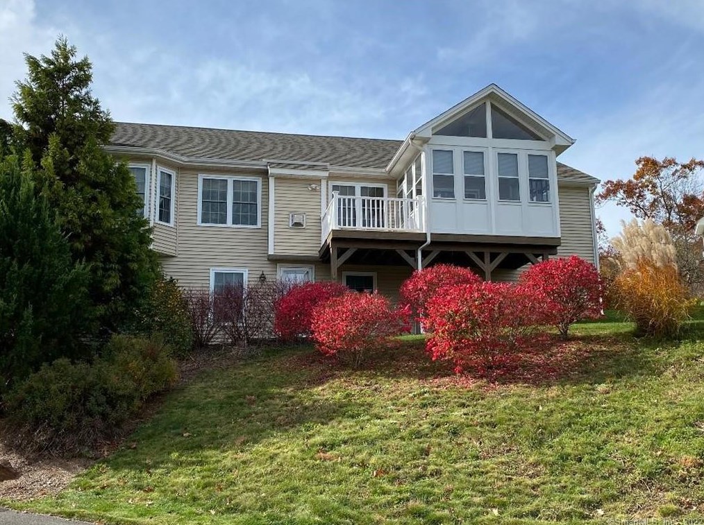 4 South Holw #4, East Hampton, CT 06424