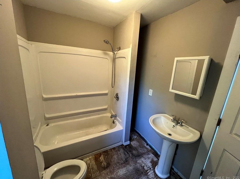34 York St #2nd, Ansonia, CT 06401