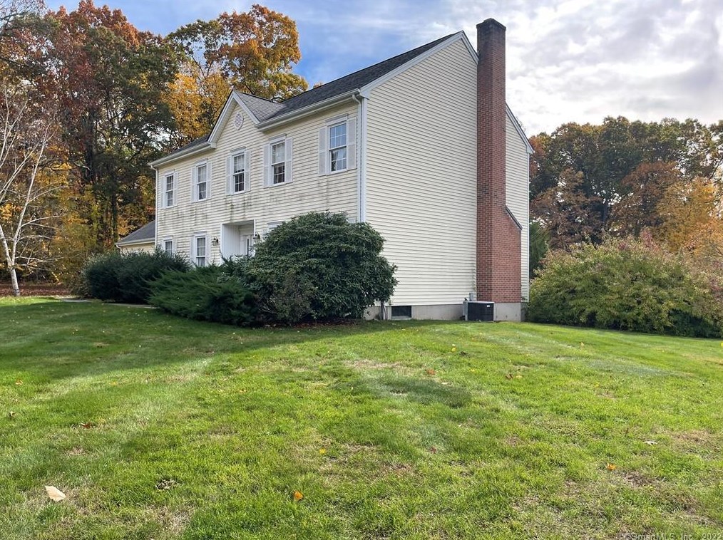 15 Autumn Ct, Cheshire, CT 06410