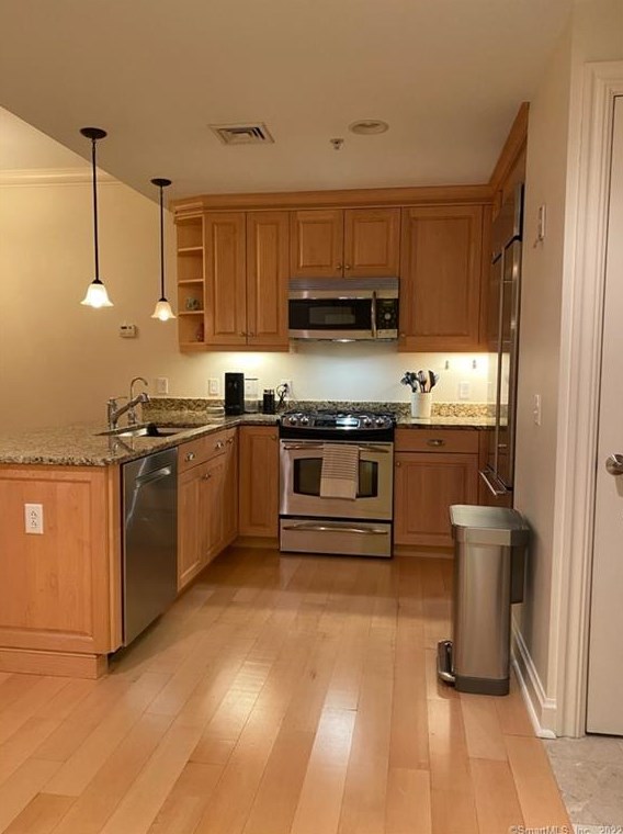 85 Memorial Rd #206, Hartford, CT 06107