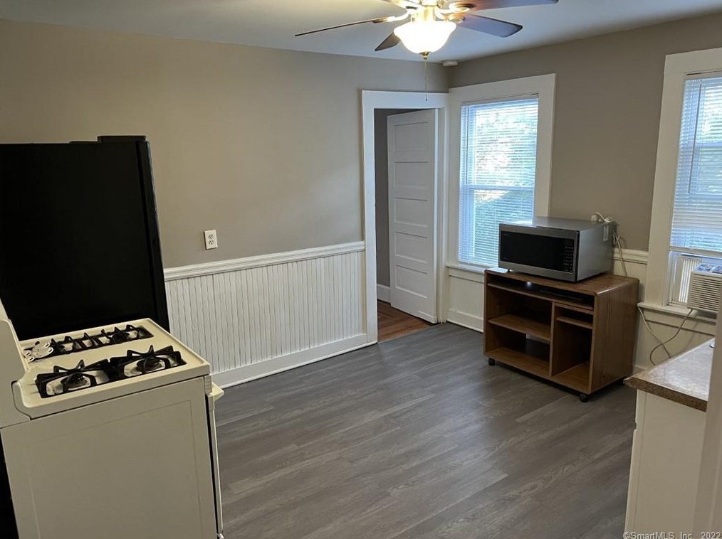 166 Queen St, Bristol, CT 06010