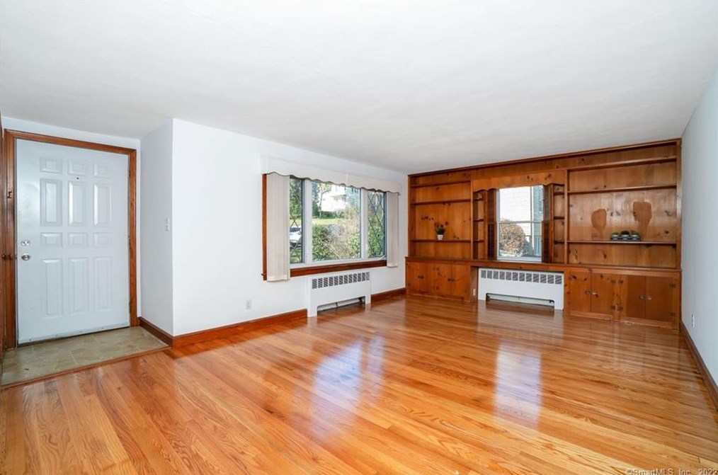 57 Vale Ave, Meriden CT 06451-2828 exterior