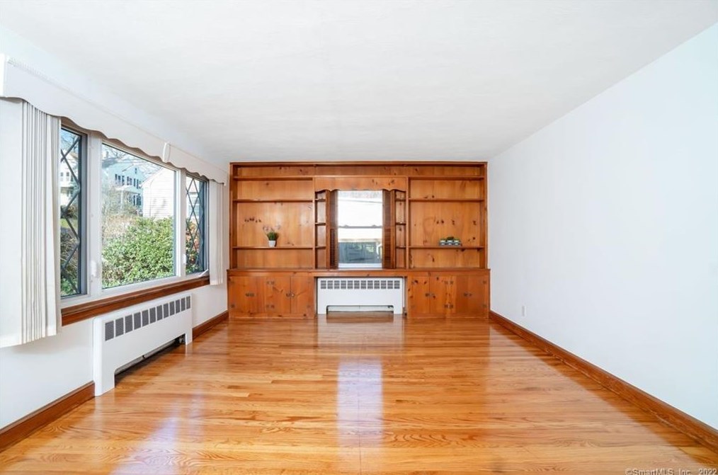 57 Vale Ave, Meriden CT 06451-2828 exterior