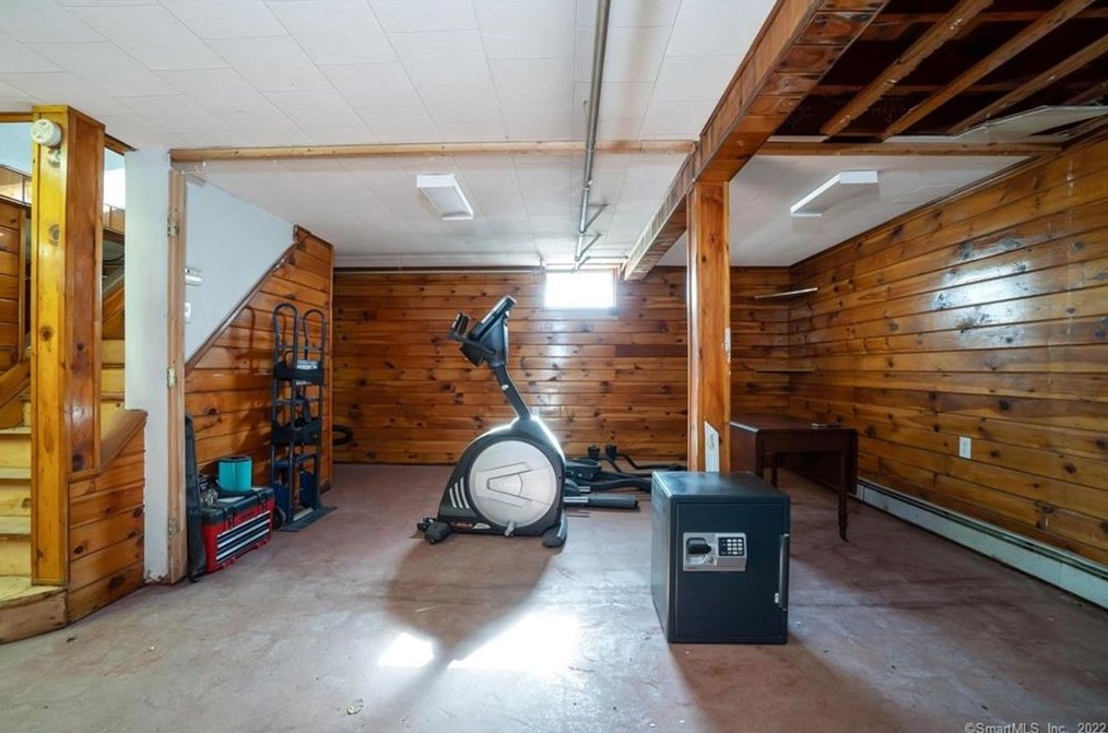 57 Vale Ave, Meriden CT 06451-2828 exterior