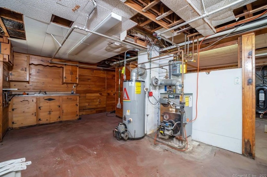 57 Vale Ave, Meriden CT 06451-2828 exterior